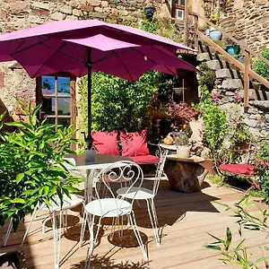 L'echappée Belle Hébergement de vacances Castelnau-Pégayrols